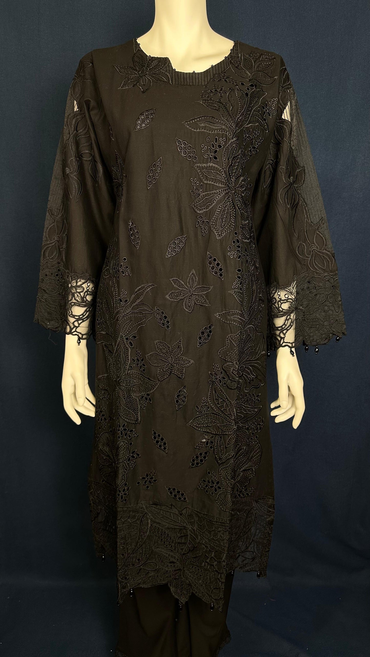 Noir Bloom – 3-Piece Embroidered Suit