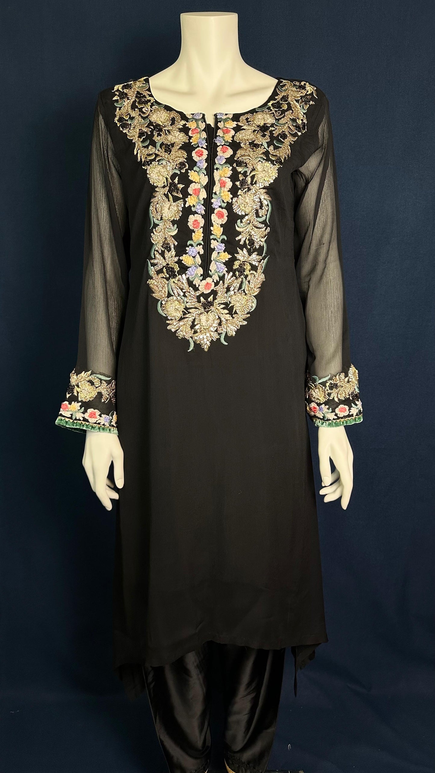 M-107 Gracia Negra 🖤 | Khuda Baksh Elegante juego de 3 piezas