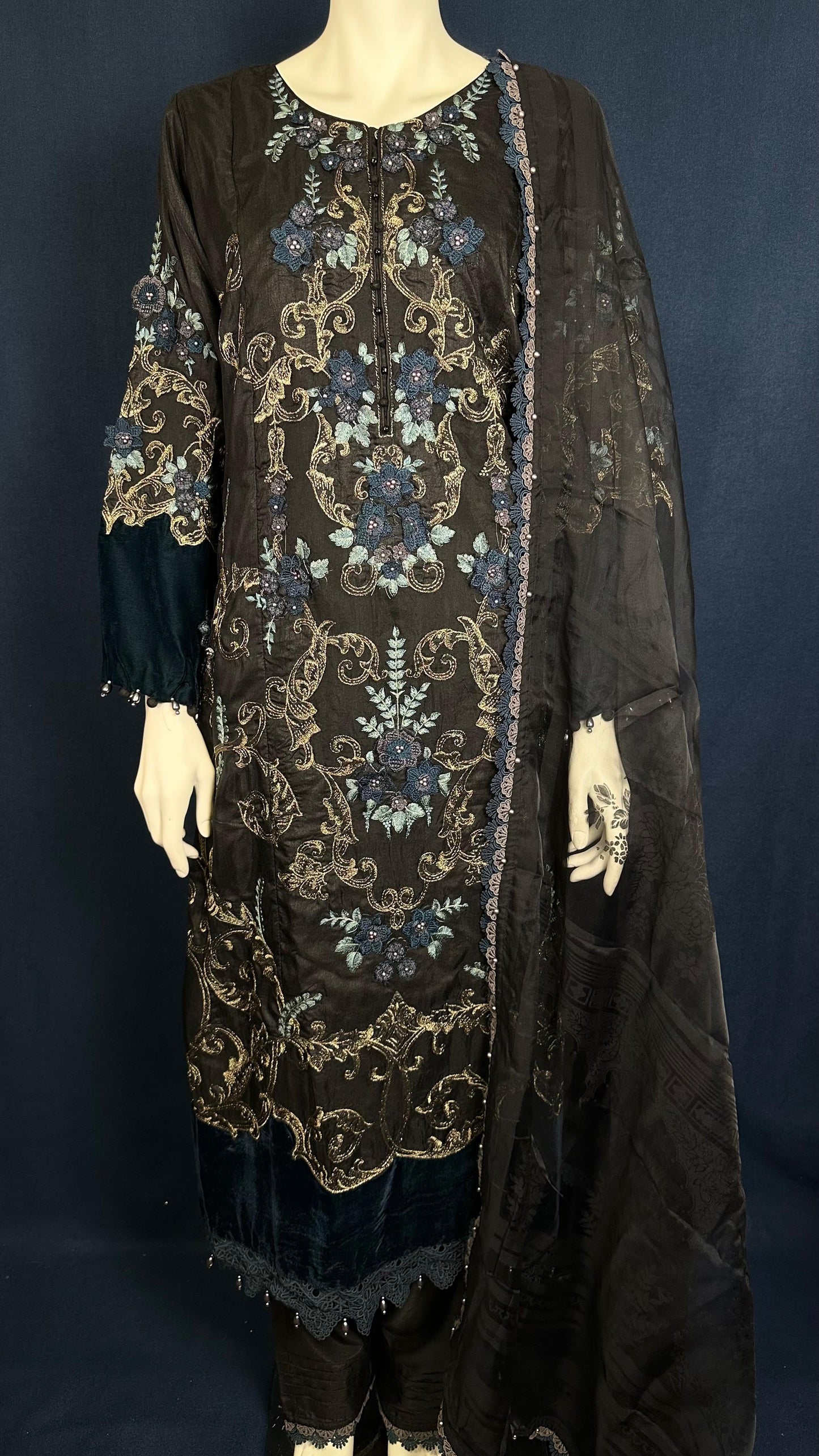 Noir Bloom | 3-Piece Embellished Set