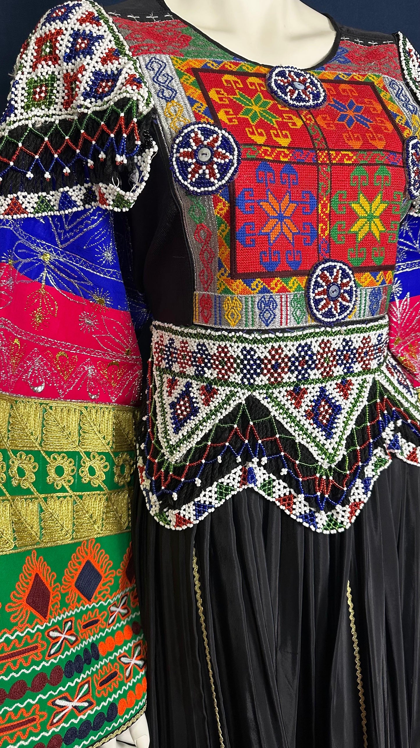 Farzana | Afghanisches Kleid in Schwarz & Multicolor