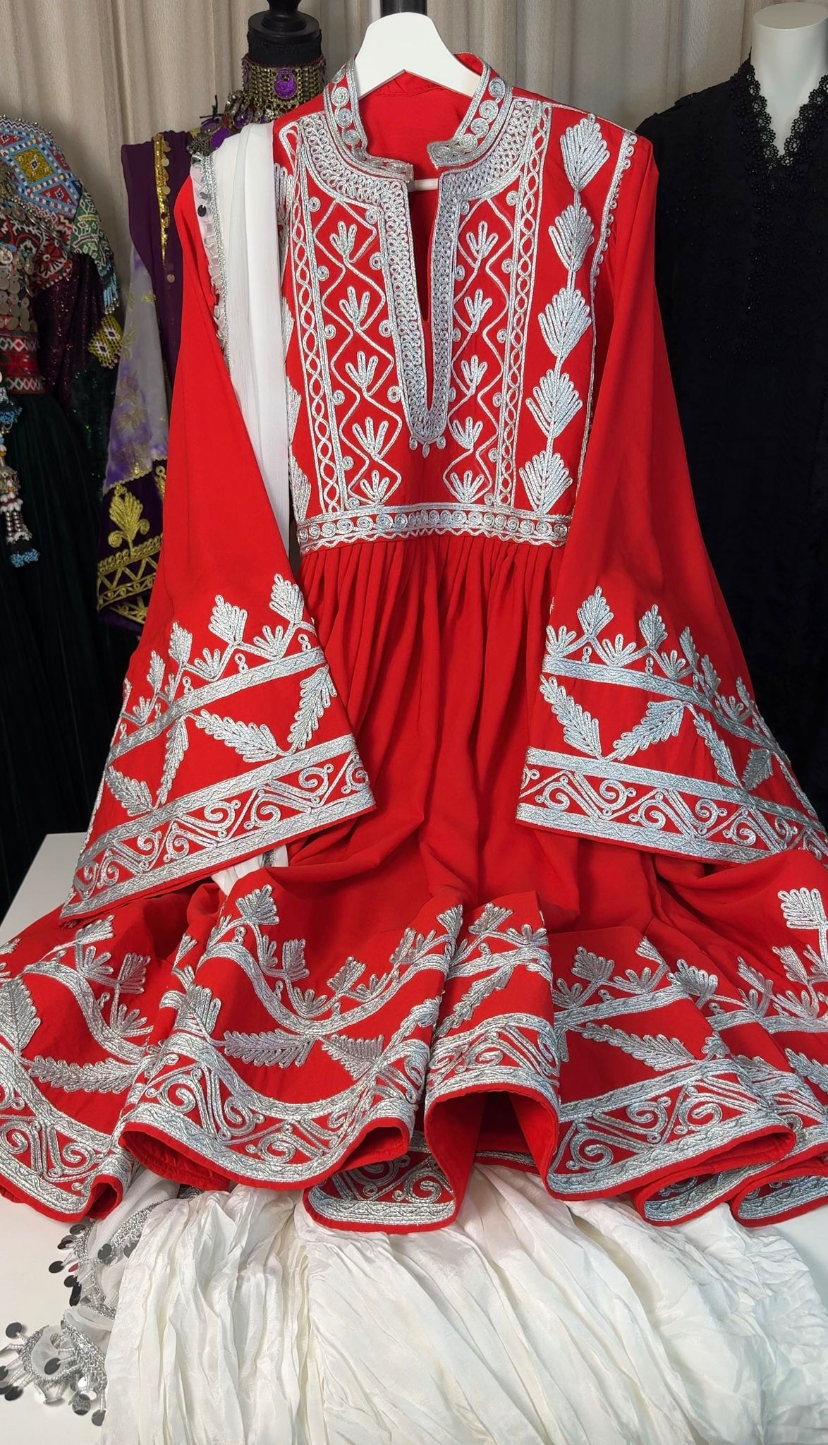 Afghan Elegant 3-Piece Set – Red & Silver